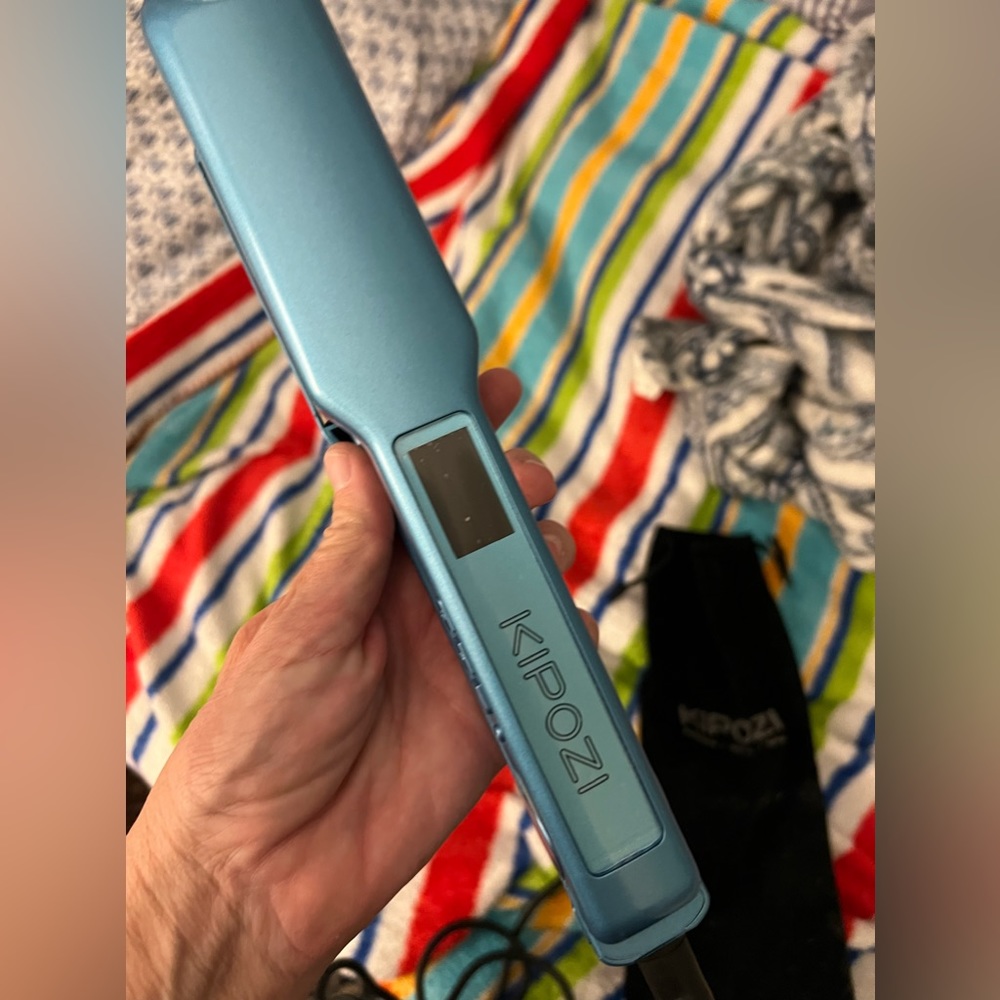 Kipozi Flat Iron New Without Box